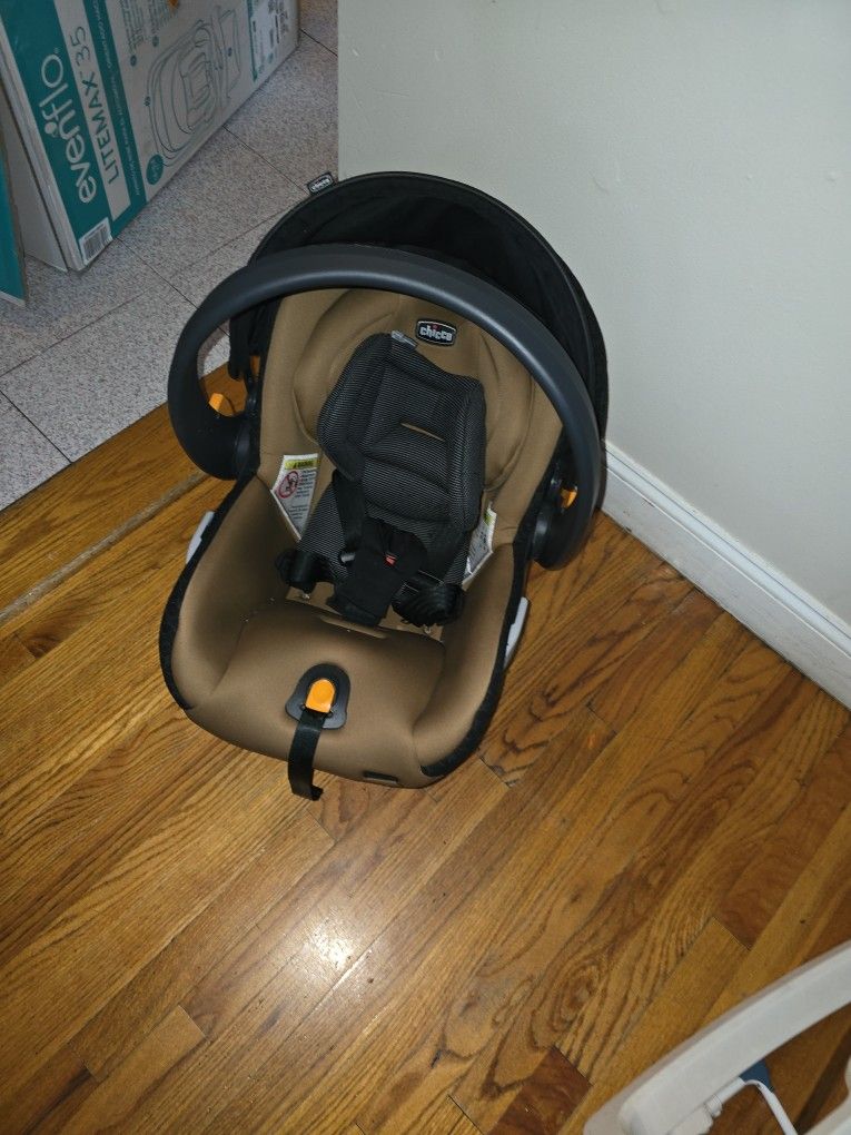 Chicco Fit2 Baby Car Seat
