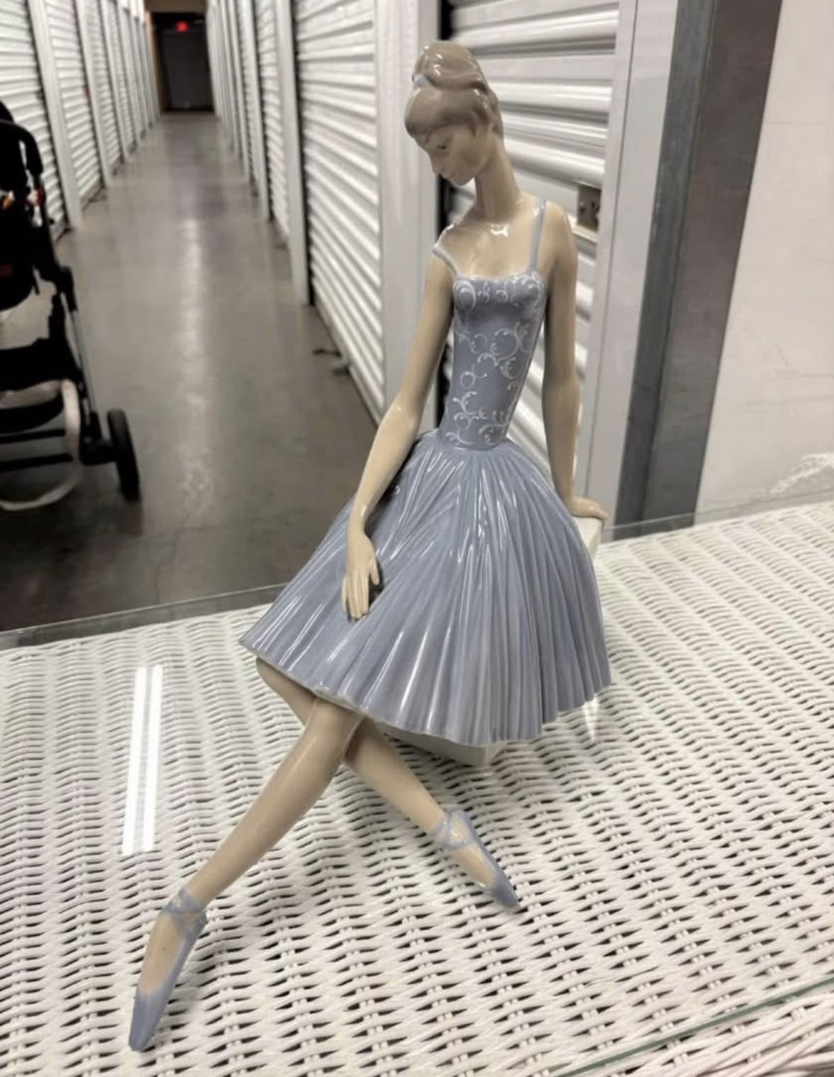 Lladro Waiting Backstage