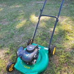 Weedeater 22" Briggs & Stratton Push Mower