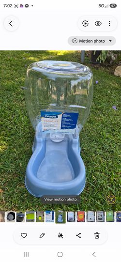 Pet Café Gravity Waterer Water Bowl Station for Dogs and Cats, 3 Gallon