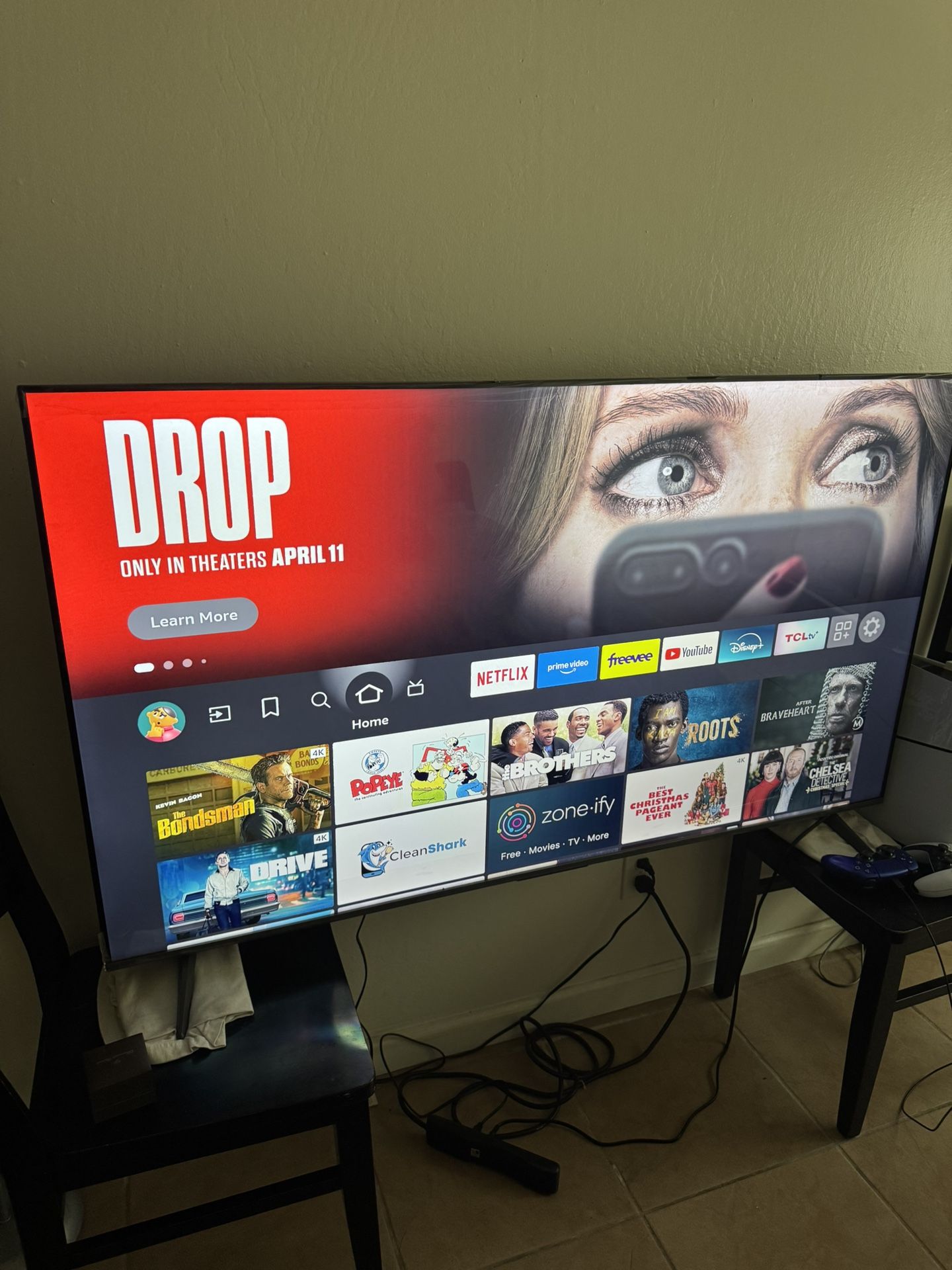 Brand new 60” insignia Roku tv