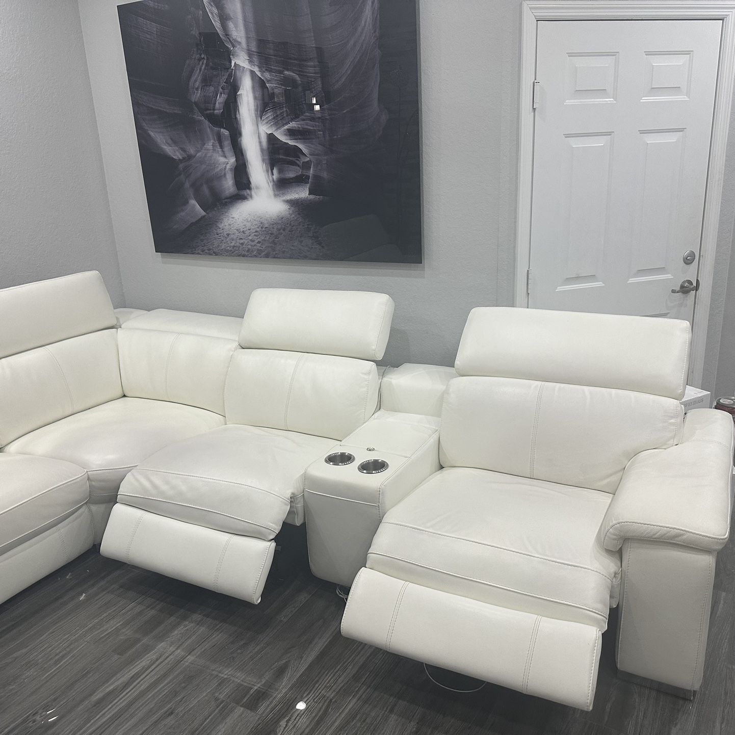Charlie White Leather Power Reclining Sectional 6 Piece