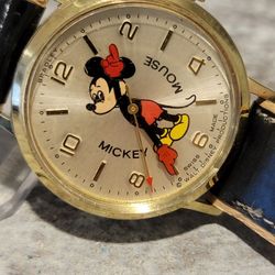 Mickey Mouse Disney Commerative Series 50 Happy Years Bradley Wristwatch Runs