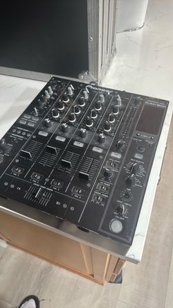 Pioneer DJM mixer