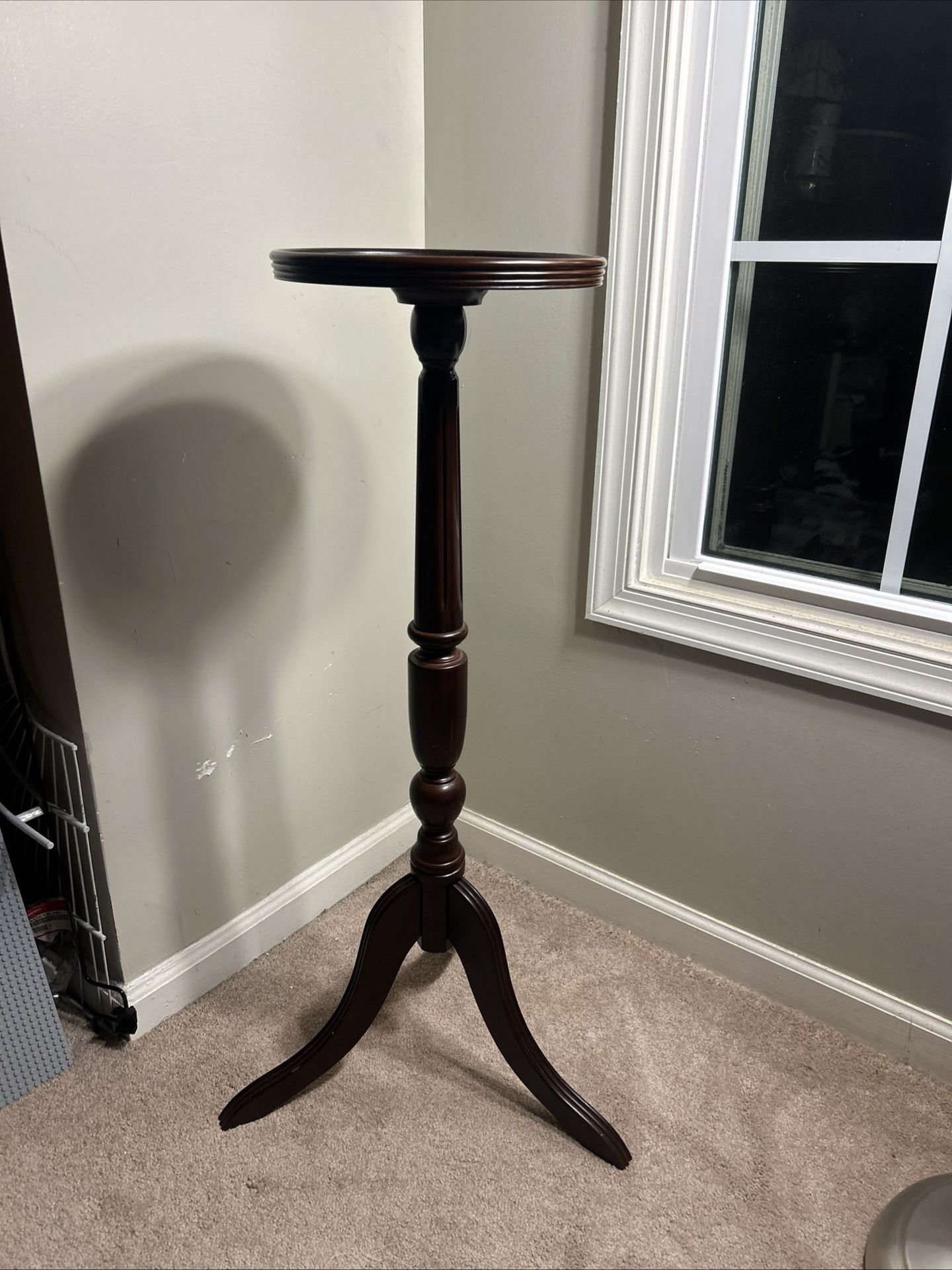 1993 The Bombay  Plant Stand In Great Condition 