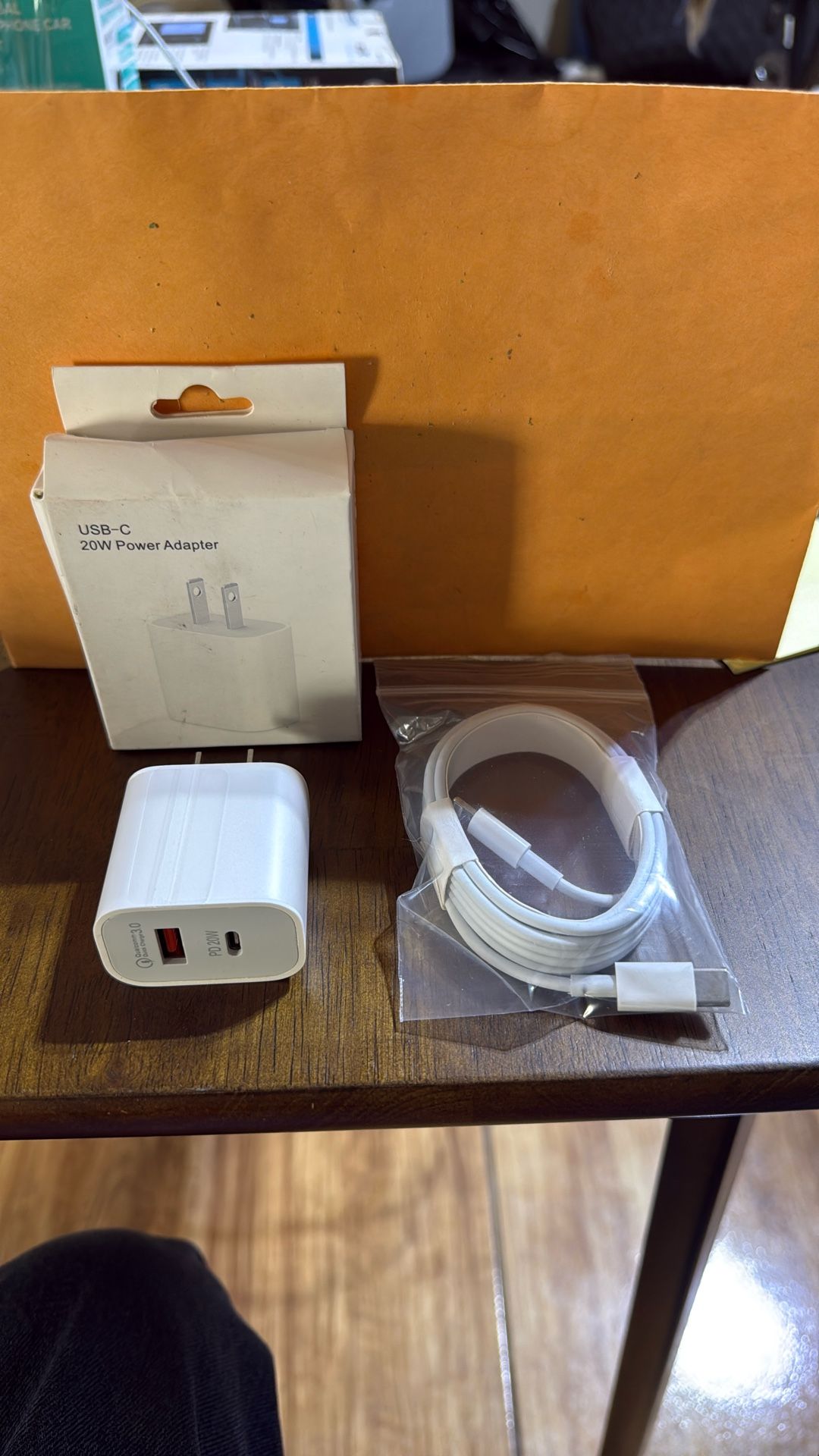 USB-C 20w power adapter and wire