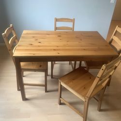 Table 4 chairs