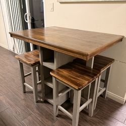 Dining table compact