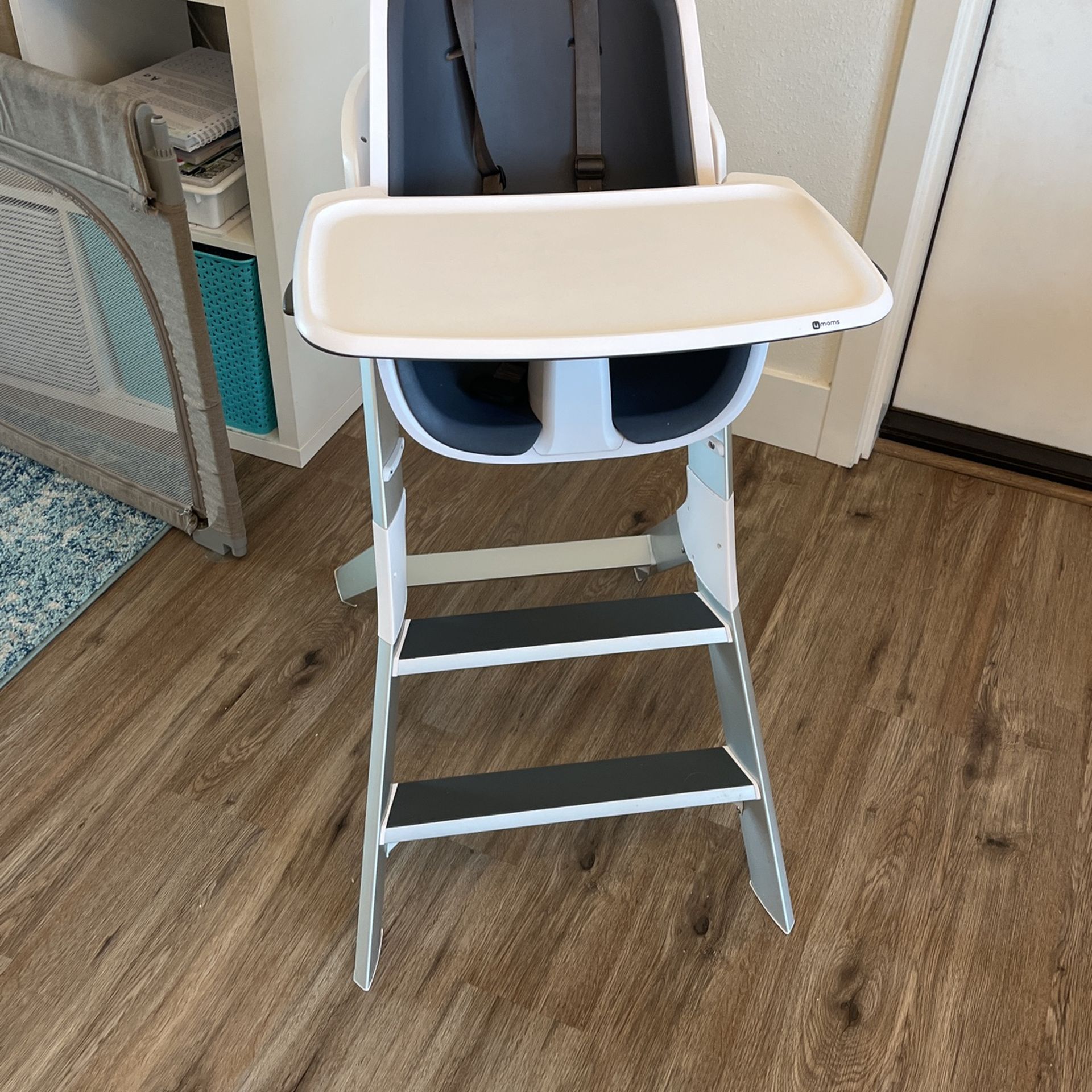 Super Nice 4 Moms High Chair