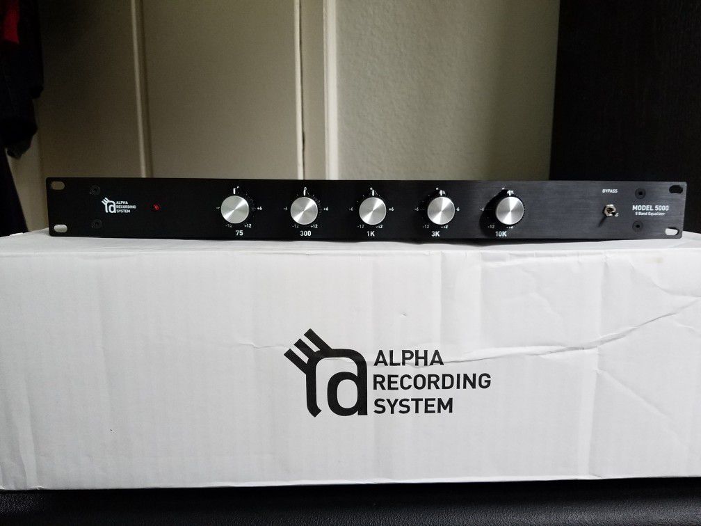 Alpha recording system 5000 dj equalizer with UREI knobs 