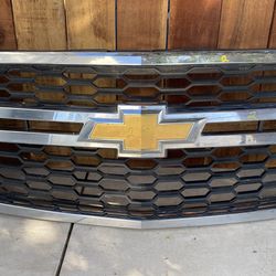 2015-2020 CHEVROLET TAHOE SUBURBAN GRILLE OEM FRONT UPPER CHROME GRILL (contact info removed)4