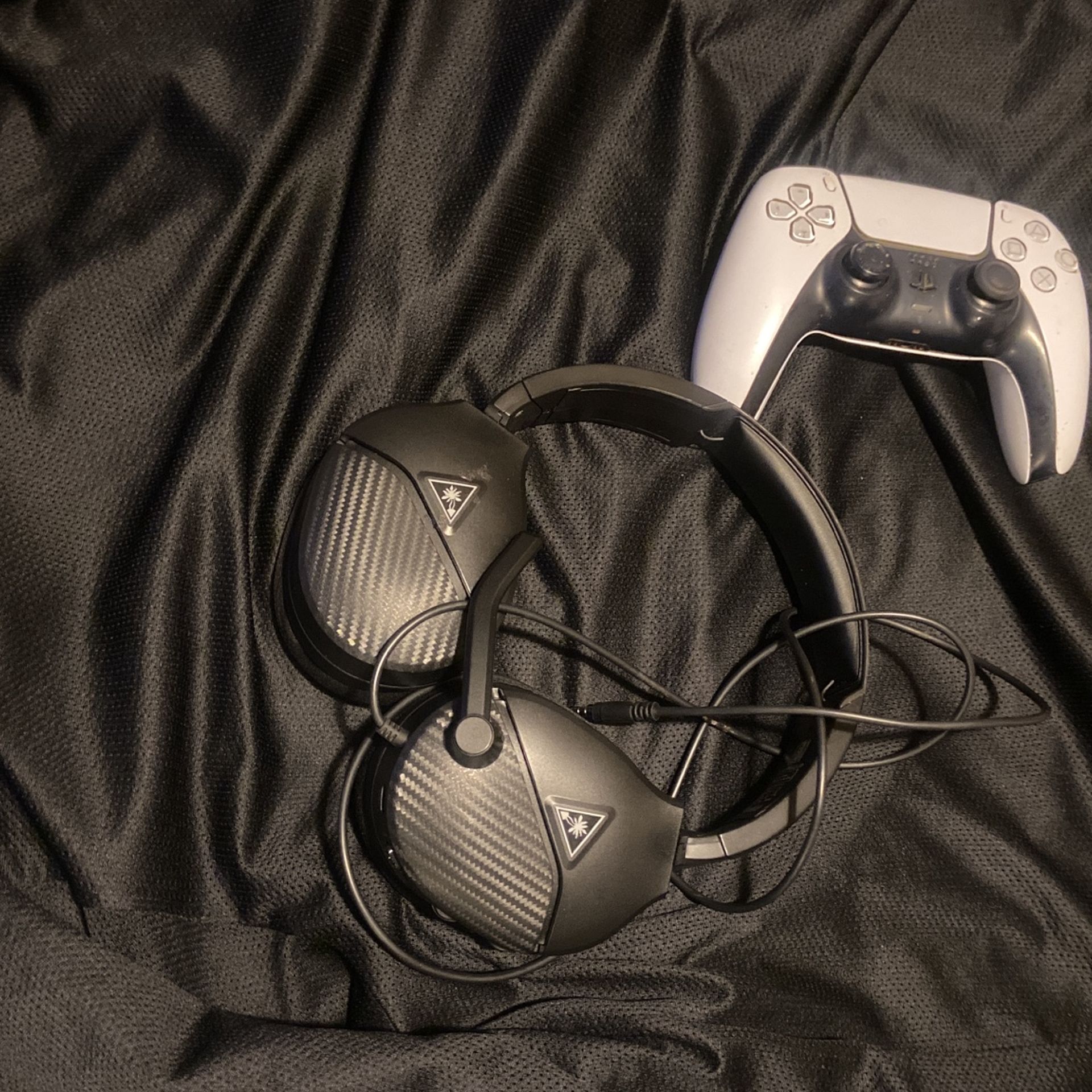 P5 Controller And Turtle Beach Headset
