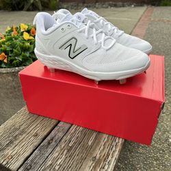 New Balance Metal Softball Cleats (8.5 Women)