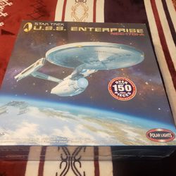 Polar Lights 1/350 Star Trek U.S.S. Enterprise NCC-1701-A 4204