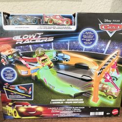 Disney Pixar Cars Glow Racers Launch & Criss-Cross Playset with 2 Glow-in-the-Dark Vehicles