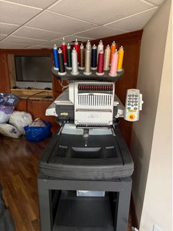 Embroidering machine