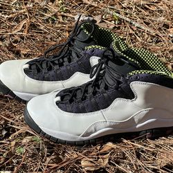 Nike Air Jordan 10 Retro 'Violet Pop' (GS), featuring a white and black upper with vibrant lime green and purple accent size 7y