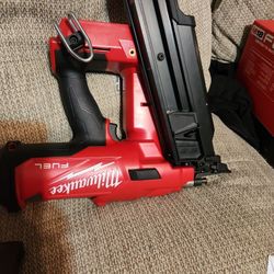 Milwaukee m18 21-Degree framing Nailer Extended capacity 