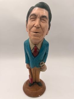 1981 RONALD REAGAN ESCO SCULPTURE STATUE CHALKWARE AXE & JELLY BEANS PRESIDENT