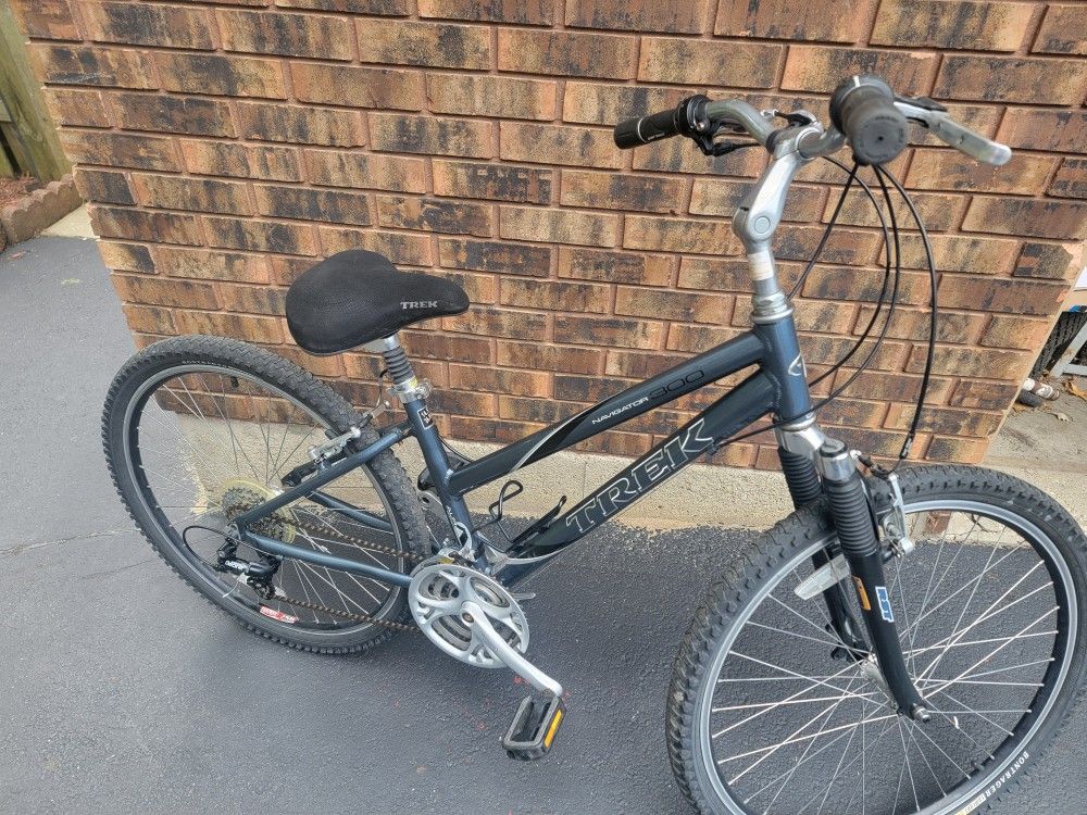 Trek Navigator 300 Womens Bike Make Offer for Sale in Winthrop Harbor IL OfferUp