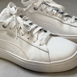 Women’s Puma Shoes Size 8