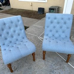 2 Blue Accent Chairs Super Nice Excellent Condition 150 Obo