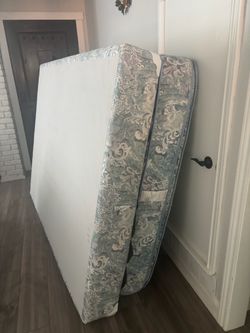 Queen mattress and box spring