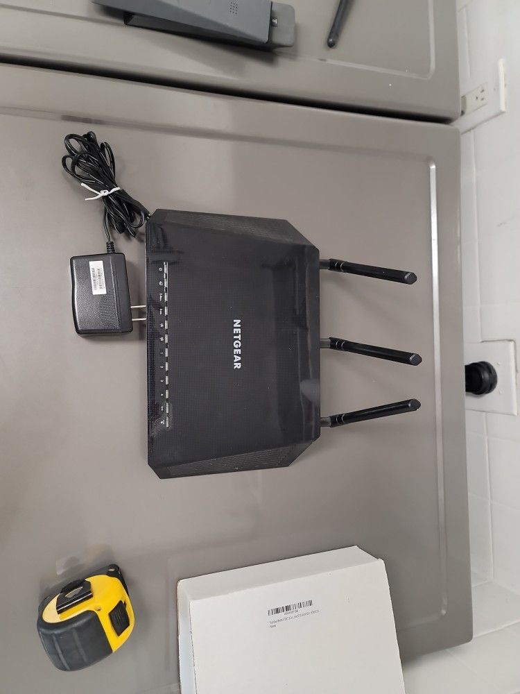 Netgear AC1750 Smart WiFi Router Model R6400