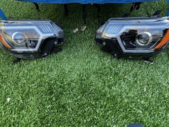 Brand New Headlights For 2014 Toyota Tacoma