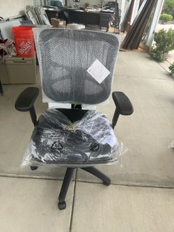 Black Mesh Office Chair with Armrests