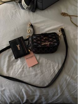Juicy contour purse