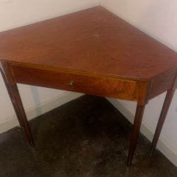 Corner Table
