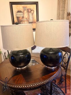 2 Black lamps