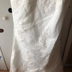 Ivory wedding dress