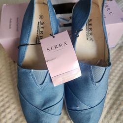 Serra Flat Menory Foam Canvas  Shoes Size 9