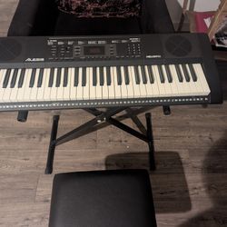 Piano Keyboard 