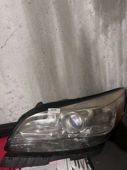2014 Chevy Malibu Headlight (can fit 2013-2016)