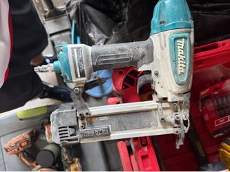 Makita nail gun