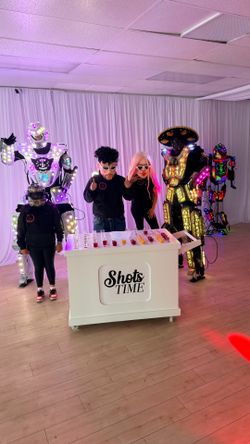 Show robot led & cabezones y Photo Booth 360 y más
