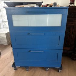 3 Drawer Dresser With Frosted glass Top Drawer
