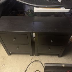 2 Nightstands 