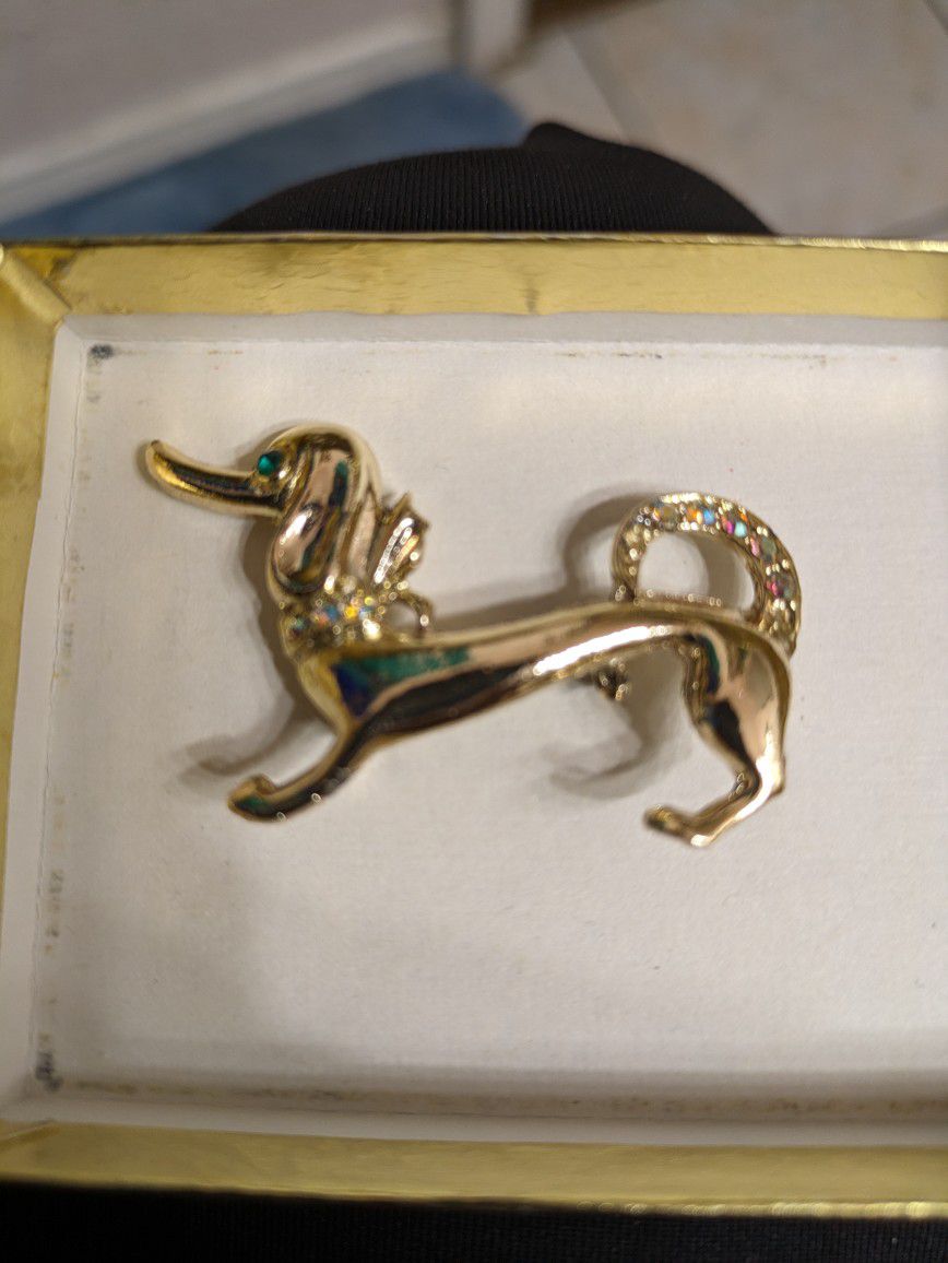 Pin Brooch Gold Toned Dachshund Dog With Green, yellow, Clear, Rhinestones,can be put in a chain