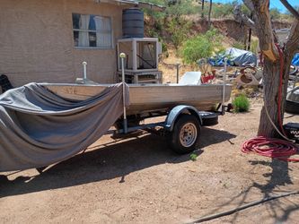 Aluminum boat