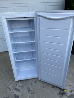 Thompson upright freezer