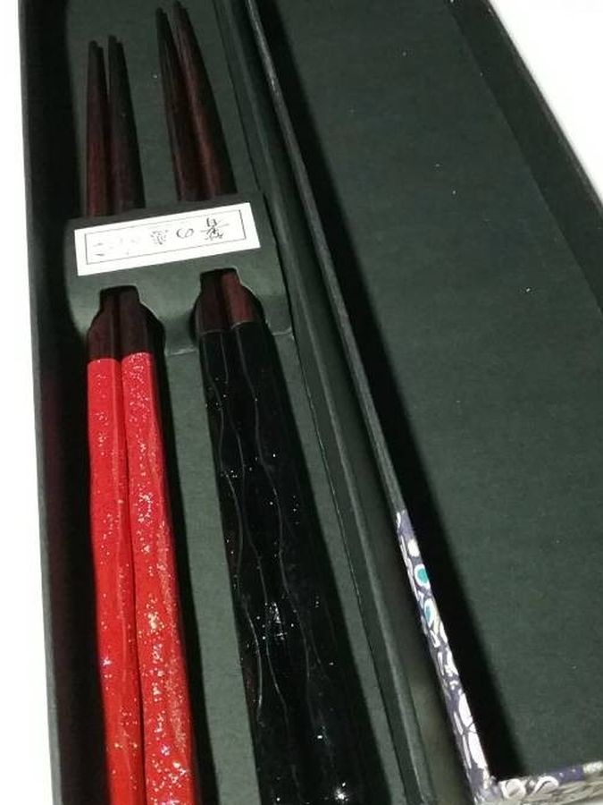 SET OF HIS HERS BLACK RED CHOPSTICK NEW IN BOX