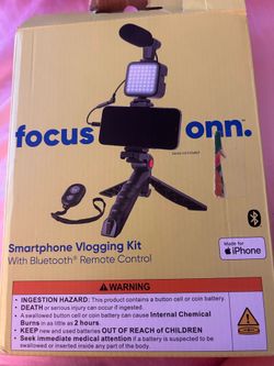 Focus Onn Iphone vlogging tripod /selfie stick with remote & Bluetooth