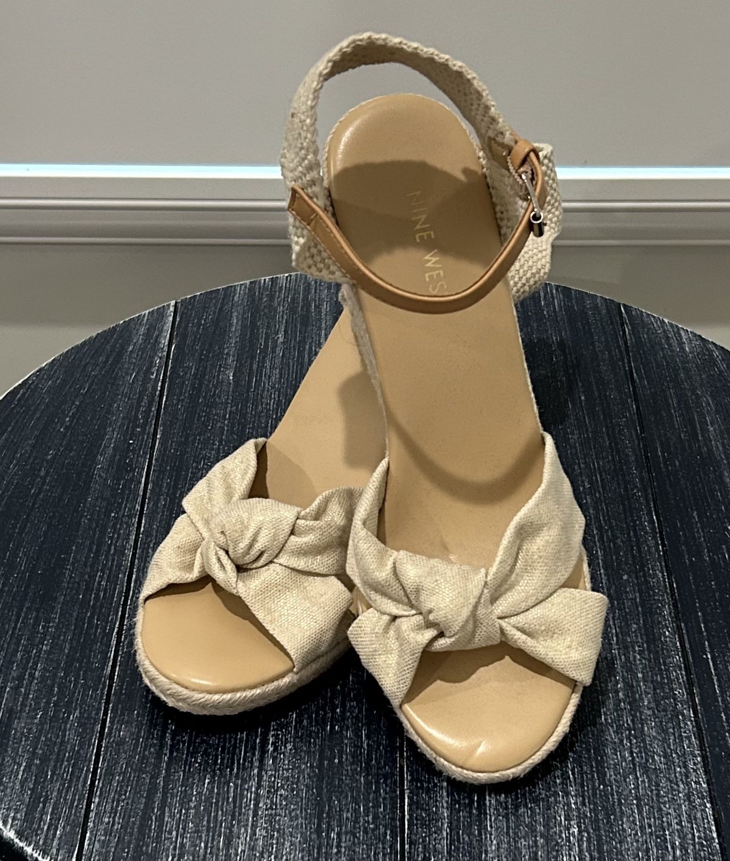 Nine West Knotted Bow Wedges