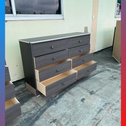 8 drawers dresser / Eight drawers dresser