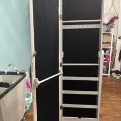 Mirror Jewelry Cabinet/ Espejo Con Guardador De Joyeria