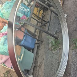 Round mirror